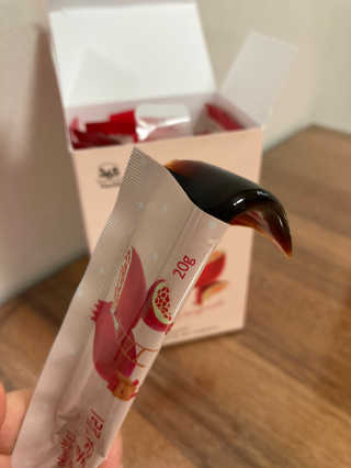 365더건강 에버뷰티 석류콜라겐 젤리 — 5점을 준 리뷰어가 2020년 7월 올린 사용 사진