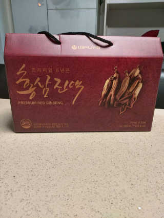 서울약사신협_프리미엄 6년근 홍삼진액_70mlx30포 — 5점을 준 리뷰어가 2020년 6월 올린 사용 사진