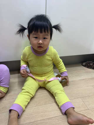 유비맘 젖병 빨대컵 다용도 홀더 1+1 _ 컬러 랜덤 발송 — 5점을 준 리뷰어가 2020년 12월 올린 사용 사진