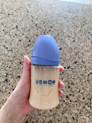 유비맘 PPSU 젖병 노꼭지_200ml_컬러 랜덤 발송 — 5점을 준 리뷰어가 2020년 9월 올린 사용 사진
