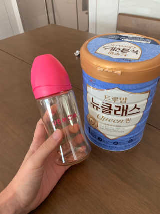 유비맘 PPSU 젖병 노꼭지_260ml_컬러 랜덤 발송 — 5점을 준 리뷰어가 2020년 10월 올린 사용 사진