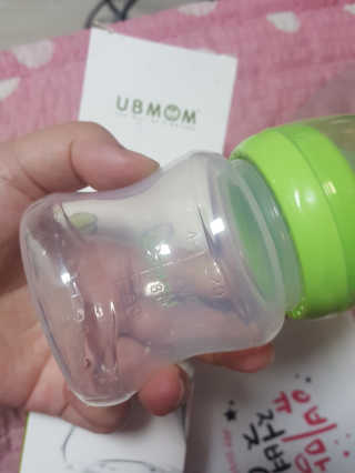 유비맘 신생아젖병 120ml 트리플팩_ 젖꼭지 포함 — 5점을 준 리뷰어가 2020년 6월 올린 사용 사진