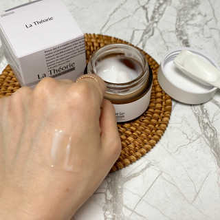 La Theorie Hydrating Ingredients | 하이드레이팅 인그레이디언츠 — 5점을 준 리뷰어가 2020년 5월 올린 사용 사진