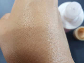 어글리프루프 에센스 스탑디어글리 레드모먼트 에센스 120ml — 5점을 준 리뷰어가 2020년 8월 올린 사용 사진