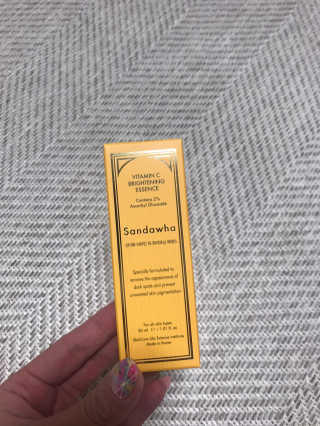 [스킨큐어] 산다화 비타민C 화이트닝 에센스 30ml — 5점을 준 리뷰어가 2020년 4월 올린 사용 사진