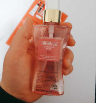 레드컨테이너 페로몬향 퍼퓸 바디미스트 80ml — 5점을 준 리뷰어가 2020년 4월 올린 사용 사진
