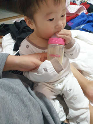 유비맘 PPSU 젖병 노꼭지_260ml_컬러 랜덤 발송 — 5점을 준 리뷰어가 2020년 12월 올린 사용 사진