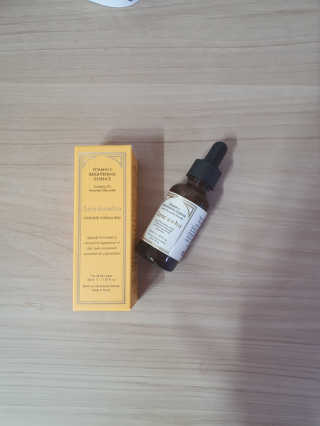 [스킨큐어] 산다화 비타민C 화이트닝 에센스 30ml — 5점을 준 리뷰어가 2020년 4월 올린 사용 사진