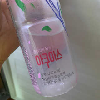 아쿠아스 플레이버워터 [아쿠아스] 제로칼로리 플레이버워터 복숭아/청포도 1BOX 20개입 — 5점을 준 리뷰어가 2020년 7월 올린 사용 사진