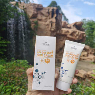 트리티스 SG_[TREATIS] UV Defence Sun Cream — 5점을 준 리뷰어가 2020년 10월 올린 사용 사진
