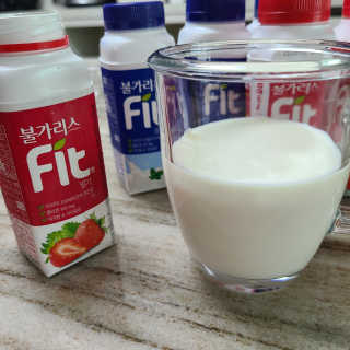 남양유업 [불가리스]마시는 발효유 Fit 딸기/플레인 — 5점을 준 리뷰어가 2020년 7월 올린 사용 사진