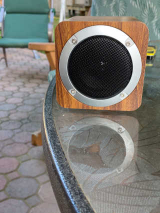 SEVIZ MINI10W 레트로 블루투스 스피커 — 5점을 준 리뷰어가 2020년 9월 올린 사용 사진