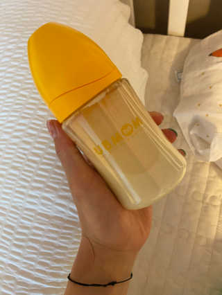 유비맘 PPSU 젖병 노꼭지_200ml_컬러 랜덤 발송 — 5점을 준 리뷰어가 2020년 6월 올린 사용 사진