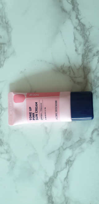 메디힐 수딩 모이스트 선에센스 / 톤업 핑크 선크림 2종 — 4점을 준 리뷰어가 2020년 4월 올린 사용 사진