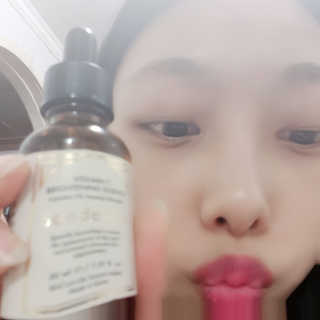 [스킨큐어] 산다화 비타민C 화이트닝 에센스 30ml — 5점을 준 리뷰어가 2020년 4월 올린 사용 사진