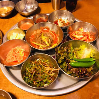 [동네맛집족발] 4개 족발 중 택1 — 5점을 준 리뷰어가 2020년 5월 올린 사용 사진
