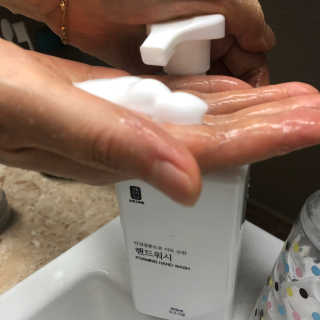 [생활공작소]핸드워시 용기 500ml 1개+리필 400ml 2개 — 5점을 준 리뷰어가 2020년 8월 올린 사용 사진