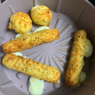 가치식탁 리얼치즈스틱, 리얼크림치즈볼 — 5점을 준 리뷰어가 2020년 6월 올린 사용 사진