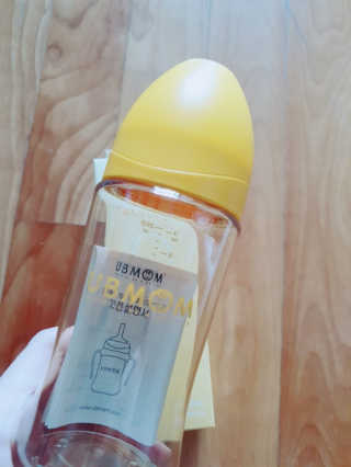 유비맘 PPSU 젖병 노꼭지_260ml_컬러 랜덤 발송 — 5점을 준 리뷰어가 2020년 8월 올린 사용 사진