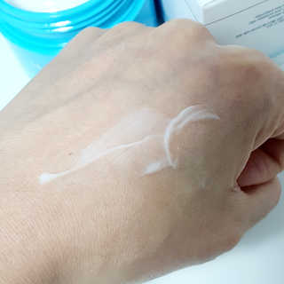 바르는콜라겐 하이온 제주바다보배 슬리핑마스크 100mL — 5점을 준 리뷰어가 2020년 6월 올린 사용 사진