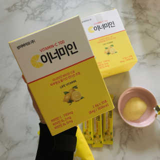 이너미인 VITAMIN-C 700 — 5점을 준 리뷰어가 2020년 8월 올린 사용 사진