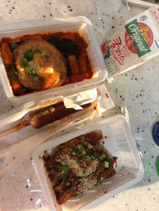죠스떡볶이 [죠스푸드] 짜빠떡볶이+떡또그+범벅만두 신메뉴 3종 — 4점을 준 리뷰어가 2020년 4월 올린 사용 사진