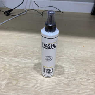 다슈코리아 다슈 포 맨 프리미엄 메가 홀드 슈퍼 스프레이 250ml — 5점을 준 리뷰어가 2020년 8월 올린 사용 사진