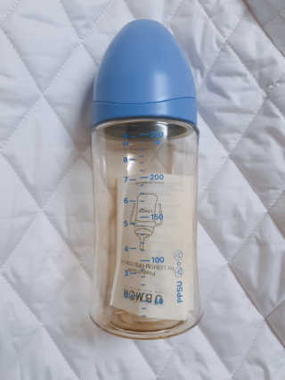 유비맘 PPSU 젖병 노꼭지_260ml_컬러 랜덤 발송 — 5점을 준 리뷰어가 2020년 12월 올린 사용 사진