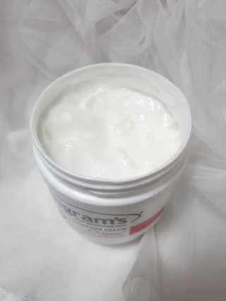 인그람스 캠퍼 크림 오리지널 300ml — 5점을 준 리뷰어가 2020년 4월 올린 사용 사진
