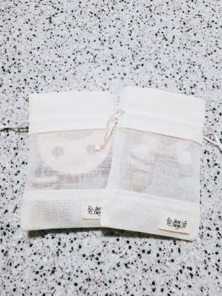 디어랑쥬 친환경 편백나무 원목 치발기 겸 딸랑이_미키 — 5점을 준 리뷰어가 2020년 5월 올린 사용 사진