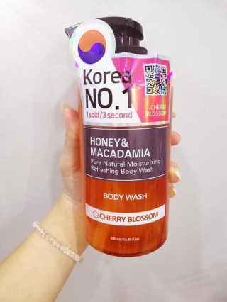 KUNDAL 쿤달 퓨어 네츄럴 모이스처라이징 바디워시 — 4점을 준 리뷰어가 2020년 9월 올린 사용 사진