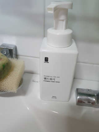 [생활공작소]핸드워시 용기 500ml 1개+리필 400ml 2개 — 5점을 준 리뷰어가 2020년 8월 올린 사용 사진
