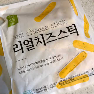 가치식탁 리얼치즈스틱, 리얼크림치즈볼 — 5점을 준 리뷰어가 2020년 4월 올린 사용 사진