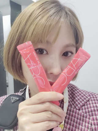 이너뷰티템, 니몸내몸 ABC 콜라겐 젤리스틱 14포 — 5점을 준 리뷰어가 2020년 11월 올린 사용 사진
