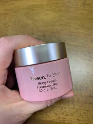 Tween.Ty Skin 트웬티스킨 리프팅 크림 프리미엄 라인 — 4점을 준 리뷰어가 2020년 9월 올린 사용 사진