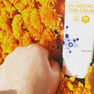 트리티스 US [TREATIS] UV Defence Sun Cream PA+++ / SPF50+ — 4점을 준 리뷰어가 2020년 10월 올린 사용 사진