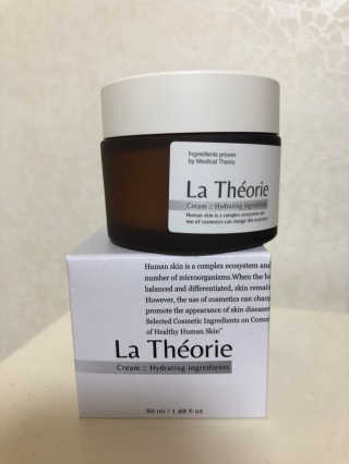 La Theorie Hydrating Ingredients | 하이드레이팅 인그레이디언츠 — 4.5점을 준 리뷰어가 2020년 5월 올린 사용 사진