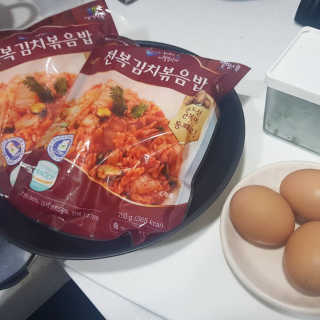 바다는다웰빙이다 전복해물볶음밥/전복김치볶음밥 250g-4봉지 — 5점을 준 리뷰어가 2020년 11월 올린 사용 사진