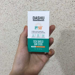 다슈코리아 다슈 솔루션 시카 쉴드 선스틱 — 3.5점을 준 리뷰어가 2020년 5월 올린 사용 사진