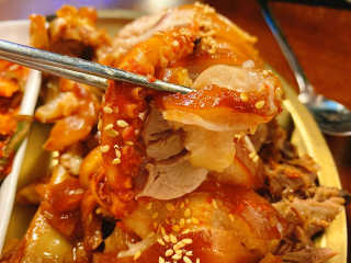 [동네맛집족발] 4개 족발 중 택1 — 5점을 준 리뷰어가 2020년 5월 올린 사용 사진