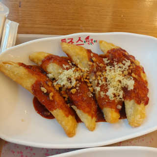 죠스떡볶이 [죠스푸드] 짜빠떡볶이+떡또그+범벅만두 신메뉴 3종 — 4점을 준 리뷰어가 2020년 4월 올린 사용 사진