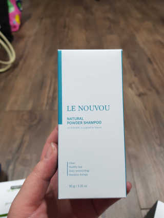 LE NOUVOU 르 누부 내추럴 파우더 샴푸 보틀 — 5점을 준 리뷰어가 2020년 11월 올린 사용 사진