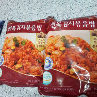 바다는다웰빙이다 전복해물볶음밥/전복김치볶음밥 250g-4봉지 — 5점을 준 리뷰어가 2020년 8월 올린 사용 사진