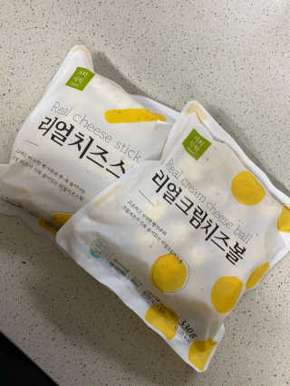 가치식탁 리얼치즈스틱, 리얼크림치즈볼 — 5점을 준 리뷰어가 2020년 9월 올린 사용 사진
