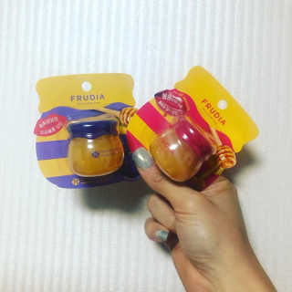 [후르디아] 꿀과즙 보습 립밤_블루베리/석류 3개 세트 — 5점을 준 리뷰어가 2020년 11월 올린 사용 사진