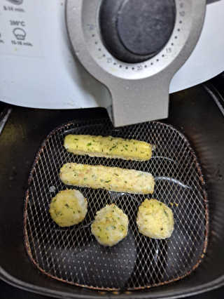 가치식탁 리얼치즈스틱, 리얼크림치즈볼 — 5점을 준 리뷰어가 2020년 8월 올린 사용 사진