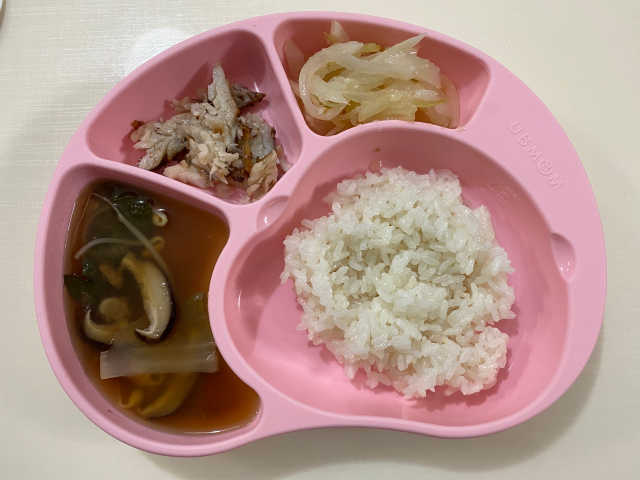 유비맘 캐릭터 실리콘 흡착 식판_색상 랜덤발송 리뷰 사진