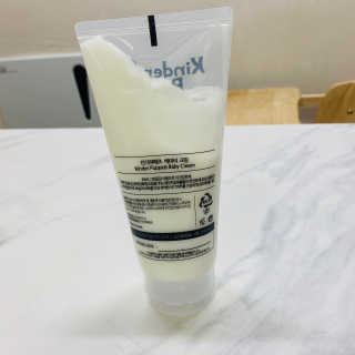 킨더퍼페츠 베이비크림 180ml — 5점을 준 리뷰어가 2020년 9월 올린 사용 사진