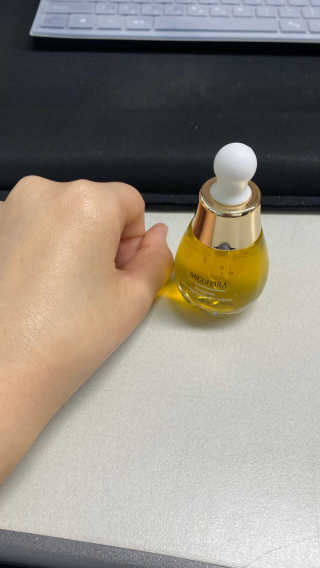 미구하라 프리미엄 울트라 화이트닝 퍼펙트 앰플 오리진  20ml — 5점을 준 리뷰어가 2020년 4월 올린 사용 사진