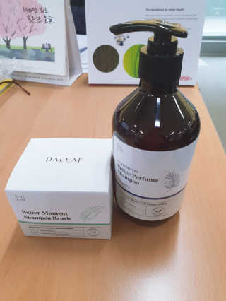 달리프 베러 퍼퓸 샴푸 1000ml 레이니데이 or 일랑로즈 — 5점을 준 리뷰어가 2020년 4월 올린 사용 사진